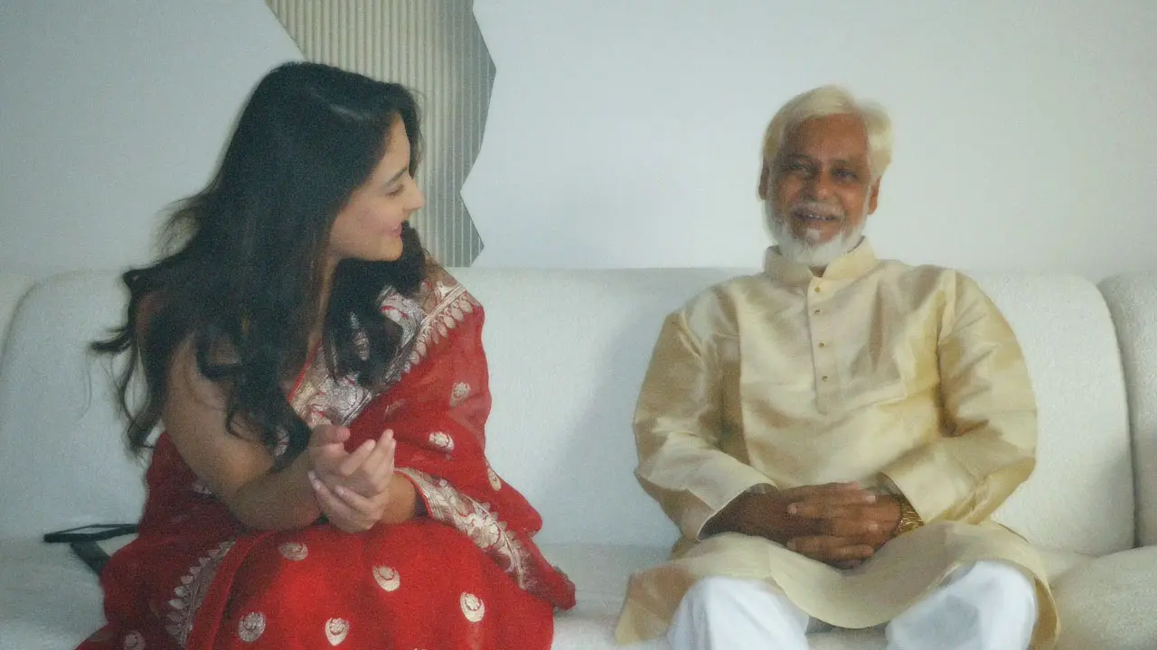 বউ-শ্বশুরকে একফ্রেমে আনলেন রাজীব, প্রশংসা নেটিজেনদের