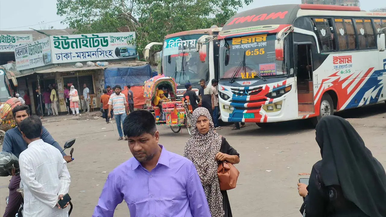 জীবন-জীবিকার তাগিদে ঢাকায় ফিরতে শুরু করেছে মানুষ