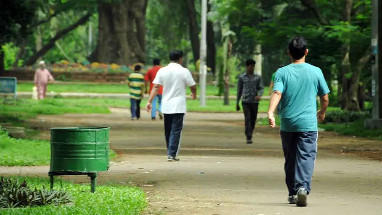 নতুন রুটিনে হাঁটুন, জেনে নিন নিয়ম