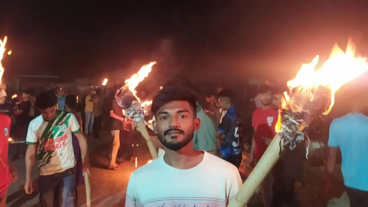 সিরাজগঞ্জে পলিটেকনিক শিক্ষার্থীদের মশাল মিছিল