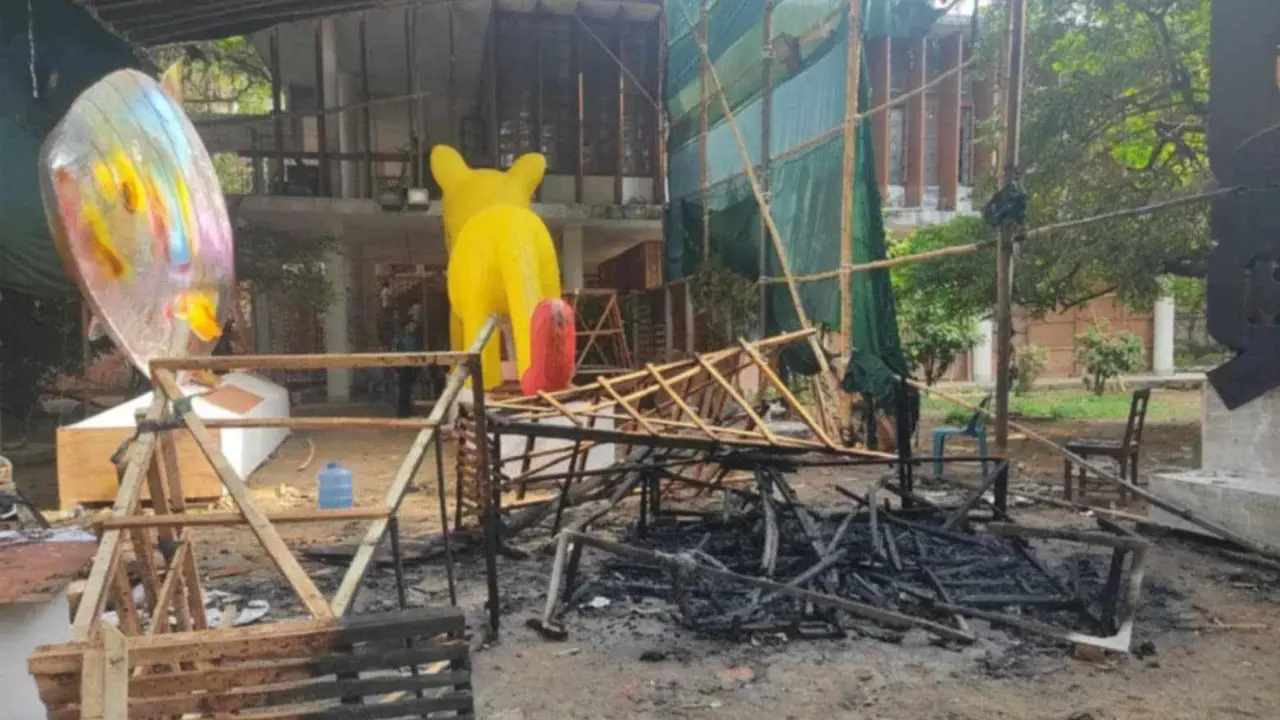 চারুকলায় ফ্যাসিস্টের প্রতিকৃতি পোড়ানোর ঘটনায় শাহবাগ থানায় জিডি