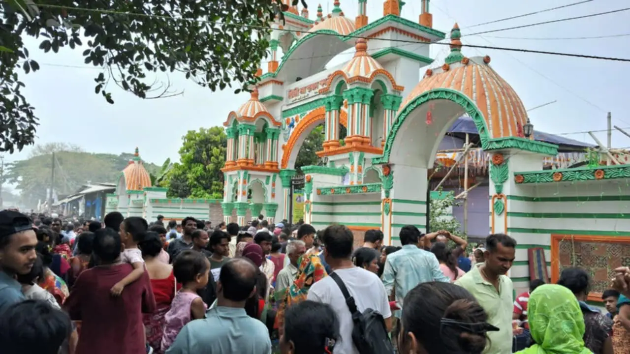 ভারত, শ্রীলঙ্কা ও নেপালের বাসিন্দাসহ কালীপূজায় লাখো মানুষের ঢল