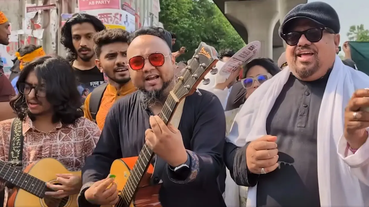 ‘ফিরিয়ে দাও’ গানে মুখরিত আনন্দ শোভাযাত্রা
