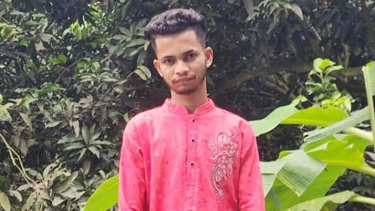 নাটোরে অটোরিকশা উল্টে এসএসসি পরীক্ষার্থী নিহত