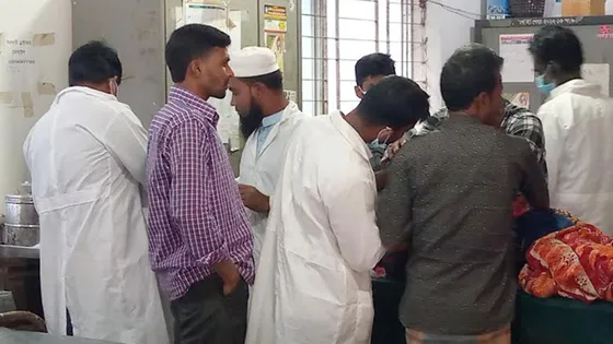নাগরদোলায় তুলে অন্তঃসত্ত্বা স্ত্রীকে গলা কেটে হত্যা   