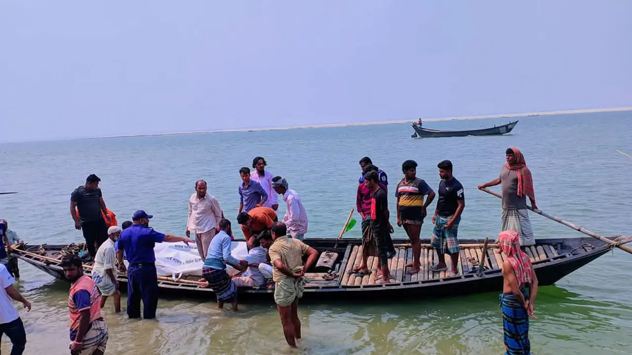 পদ্মা নদীতে নিখোঁজ স্বামী-স্ত্রীর মরদেহ উদ্ধার 