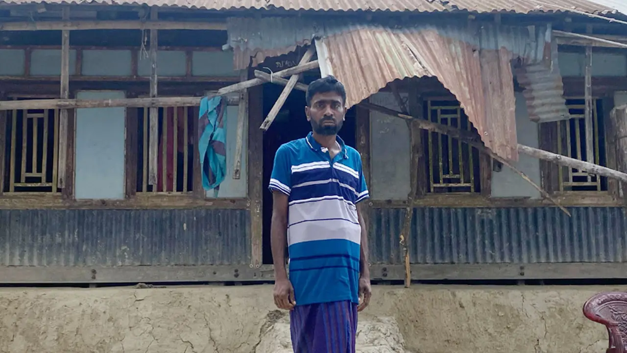 ২২ লাখ টাকায় লিবিয়ার জিম্মি দশা থেকে দেশে ফিরলেন লোকমান