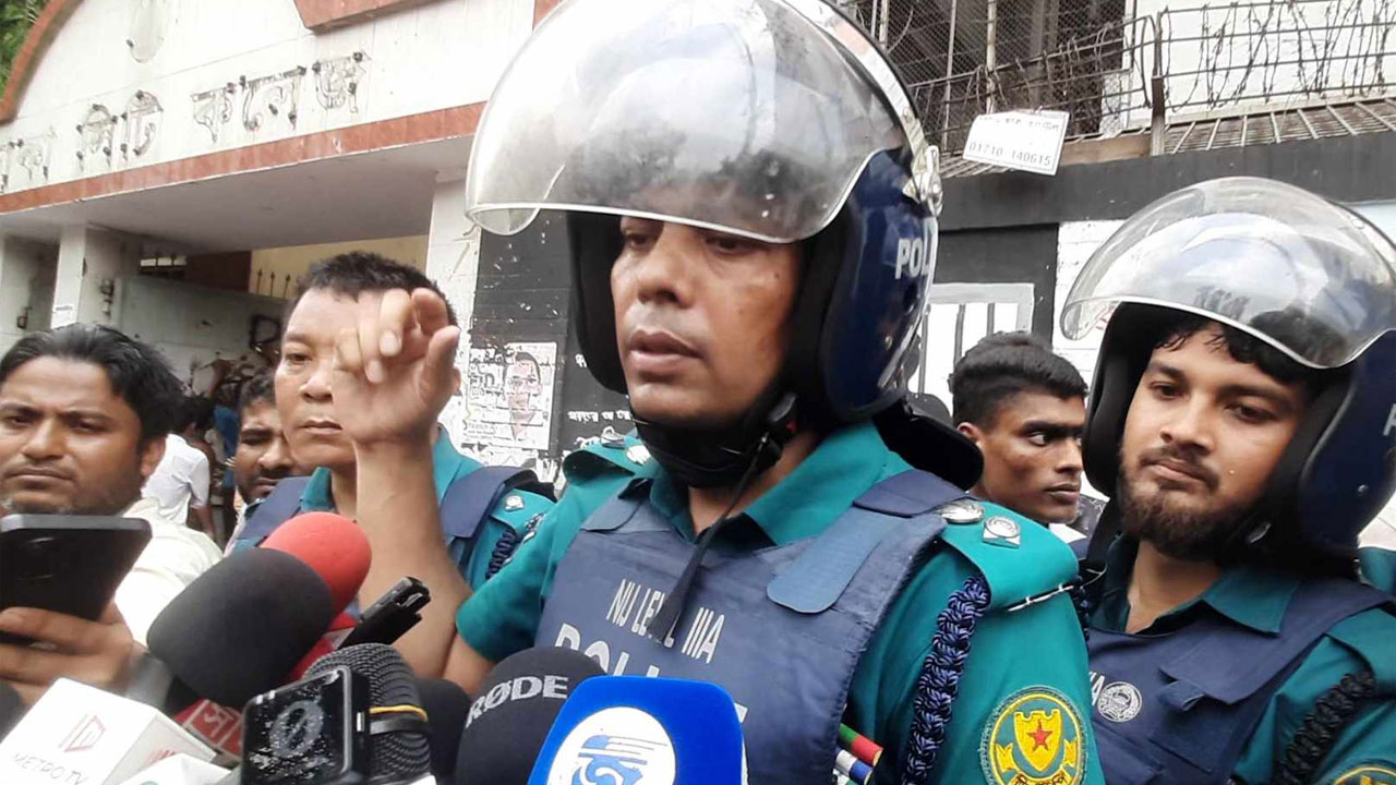 শিক্ষার্থীদের শান্ত থাকার আহ্বান পুলিশের