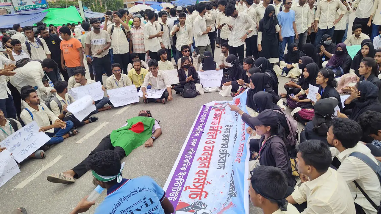 রেলপথ ব্লকেড কর্মসূচি শিথিল, বৈঠকের পর নতুন সিদ্ধান্ত