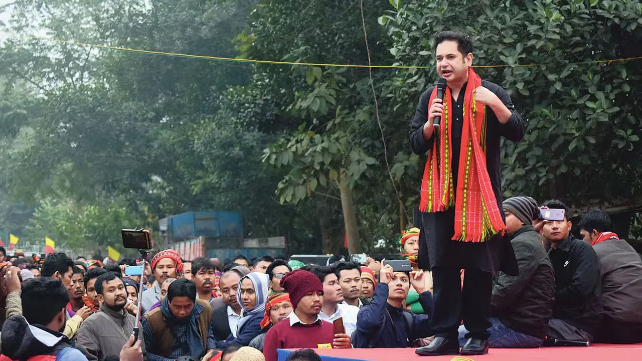 বাংলাদেশকে ভেঙে ফেলার হুমকি ভারতীয় নেতার