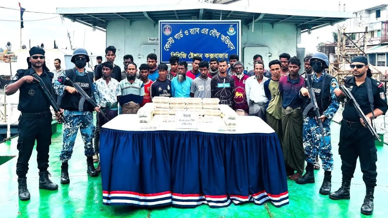 বরফের ভেতরে মিলল ৫ লাখ ইয়াবা, আটক ২১ জনের মধ্যে রোহিঙ্গা ১৮