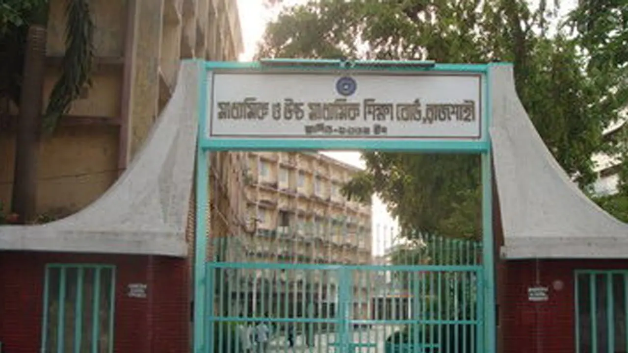 এসএসসিতে কমেছে ১৮ হাজার ৯৪৯ পরীক্ষার্থী