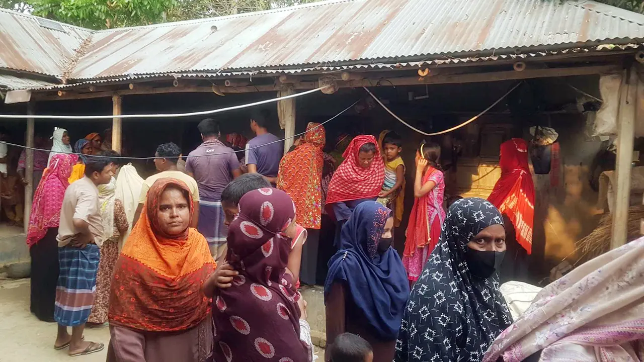 ফ্রিজের আড়ালে লুকাতে গিয়ে বিদ্যুৎতায়িত হয়ে ২ বোনের মৃত্যু