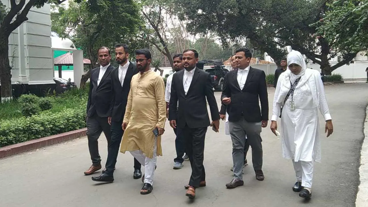 নির্যাতনের অভিযোগ জানাতে ট্রাইব্যুনালে রাশেদ খান