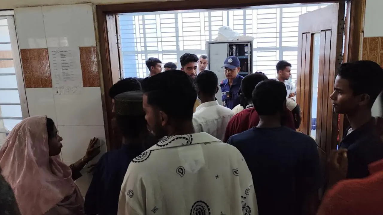 ভোলায় মোটরসাইকেল-অটোরিকশার সংঘর্ষে বিএনপি নেতা নিহত