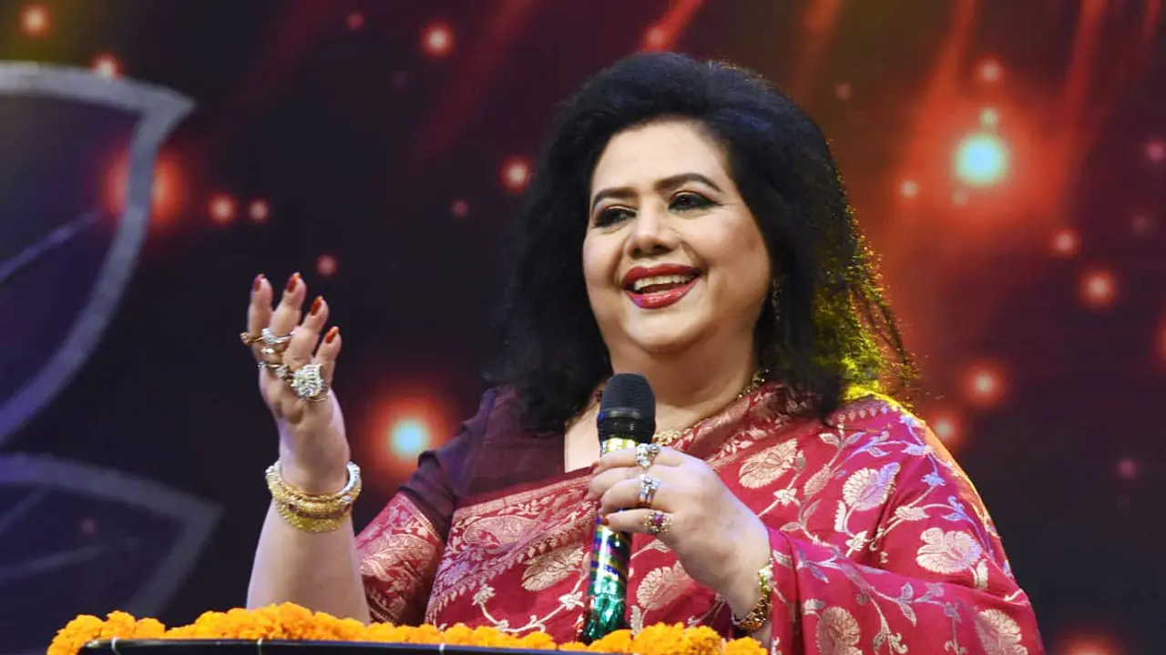 কখনো ৪০-৫০ হাজার টাকার শাড়ি কিনে পরিনি : রুনা লায়লা