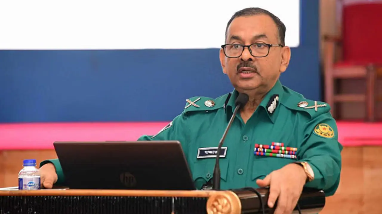 ফ্যাসিস্টের প্রতিকৃতিতে আগুন: শোভাযাত্রার আগেই সুখবর দেবে ডিএমপি