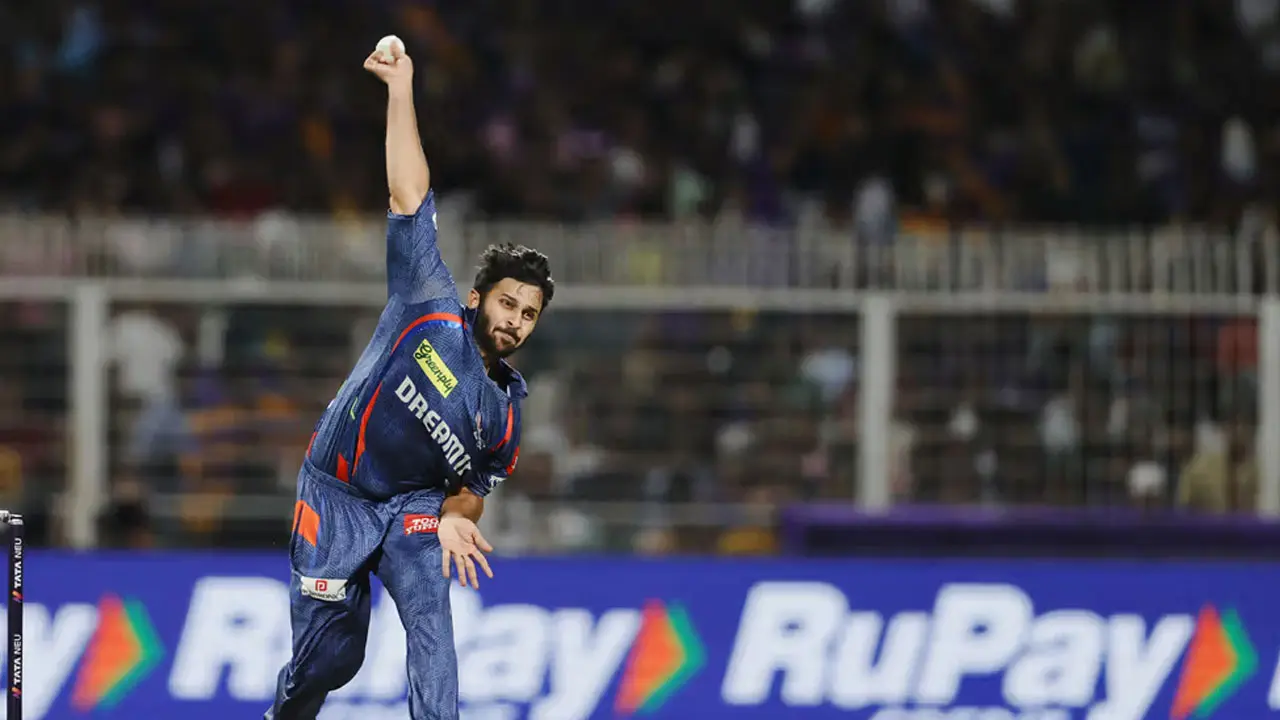 আইপিএলের ১৮ বছরে এমন বোলিং আগে দেখেনি কেউই