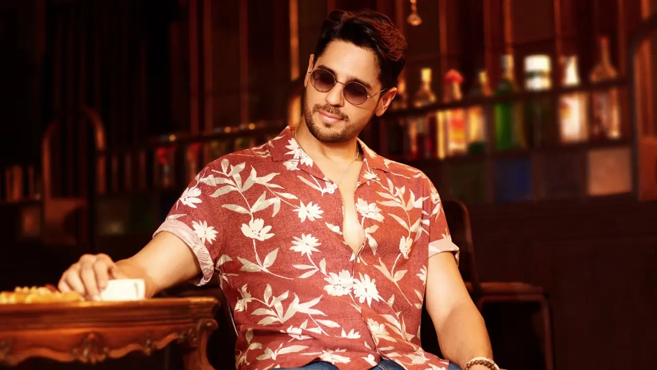 পাপারাজ্জিদের ওপর মেজাজ হারালেন সিদ্ধার্থ