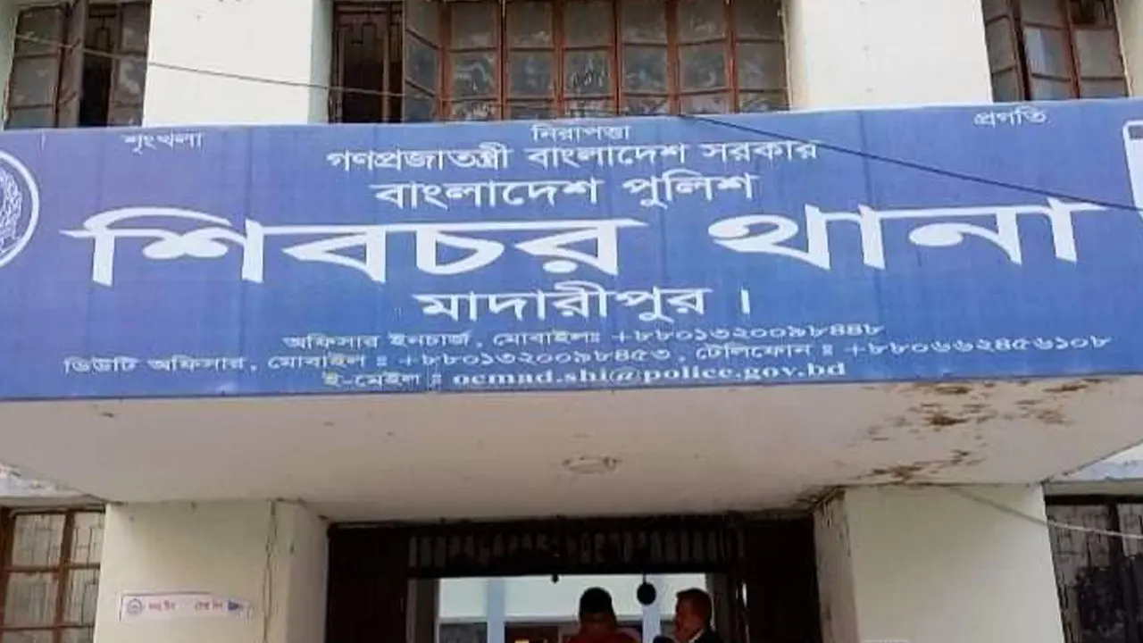 মোটরসাইকেলের মুখোমুখি সংঘর্ষ, ৪ যুবক নিহত
