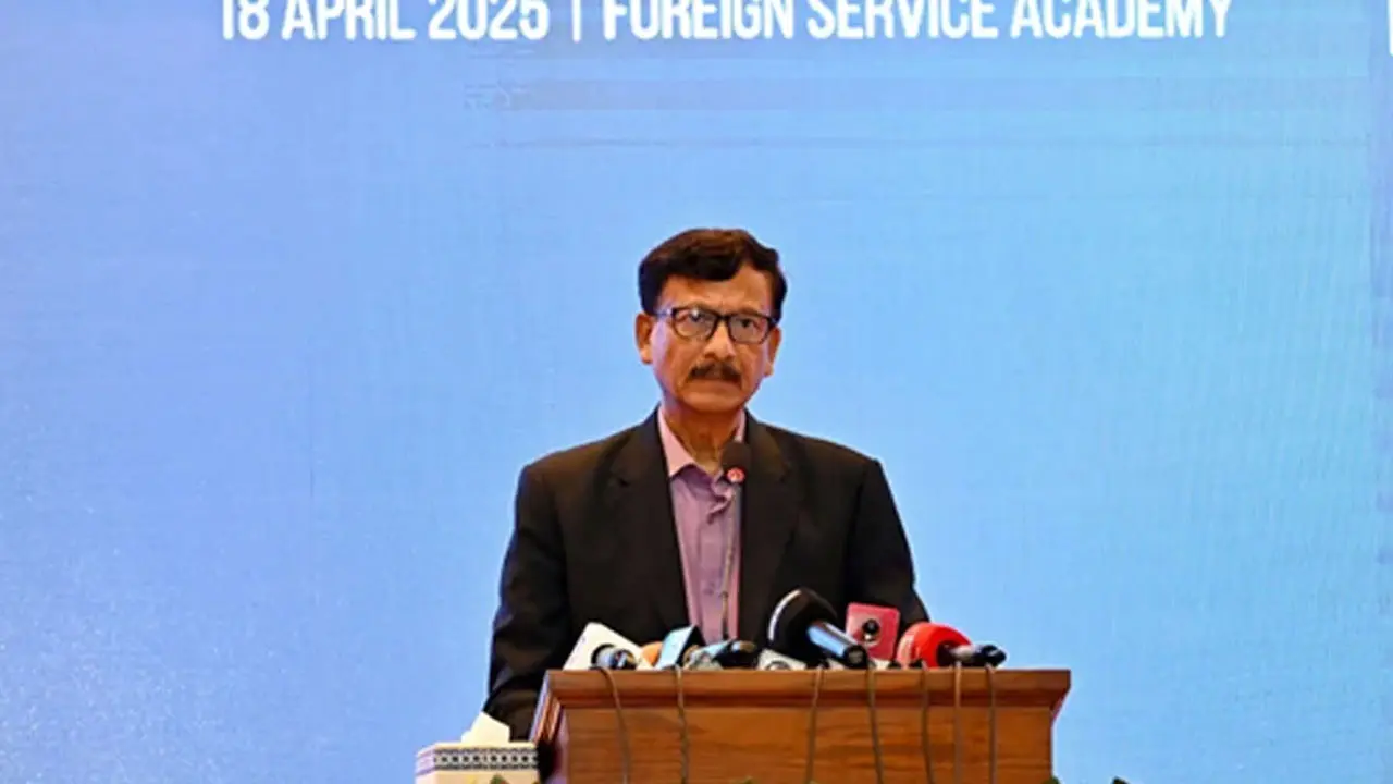 বাংলাদেশ মিশনগুলোতে জনবল বাড়াবে সরকার : তৌহিদ হোসেন