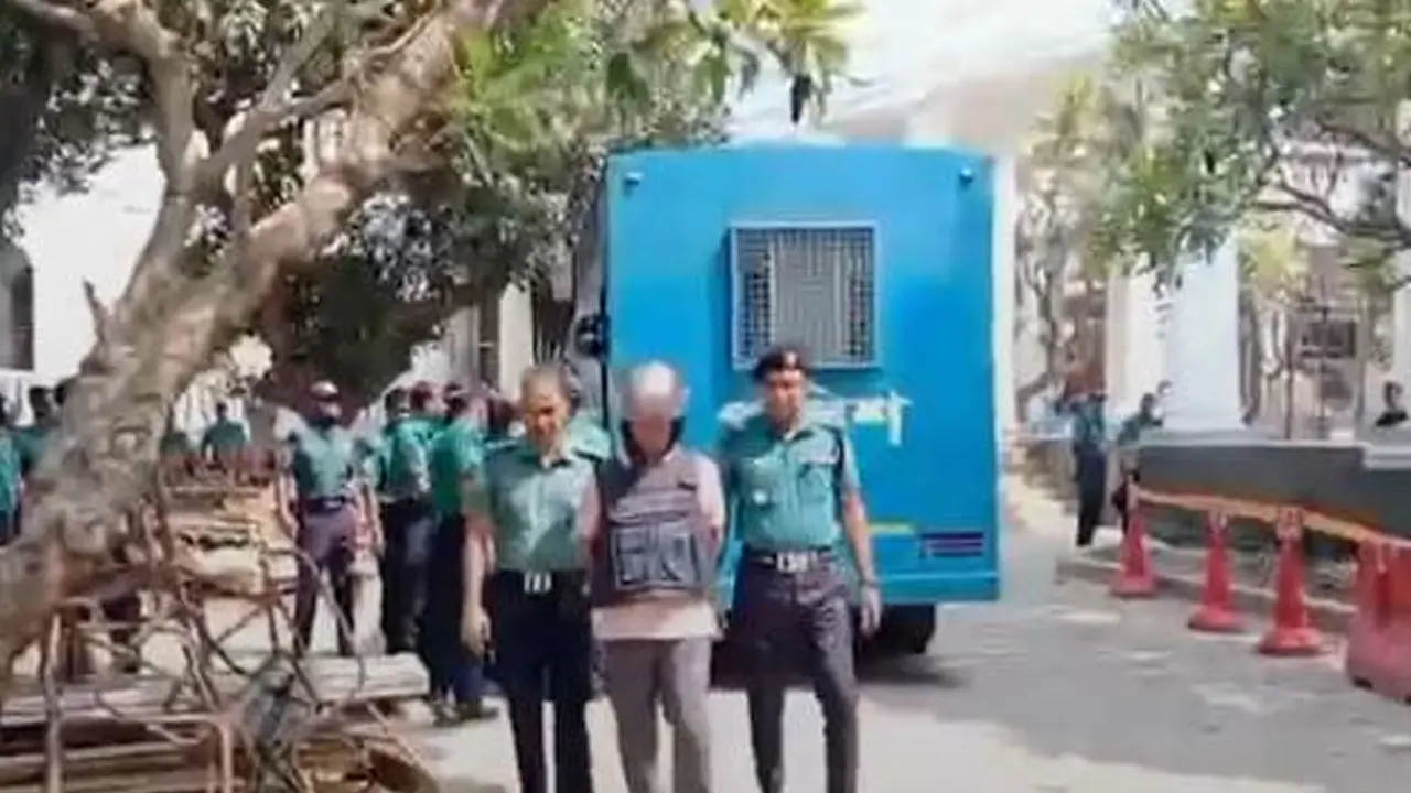 আশুলিয়ায় মরদেহ পোড়ানো : তিন পুলিশ কর্মকর্তা ট্রাইব্যুনালে
