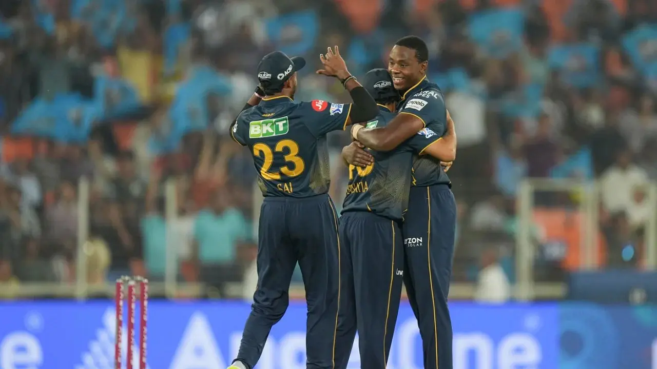 হঠাৎ আইপিএল ছেড়ে দেশে ফিরলেন রাবাদা