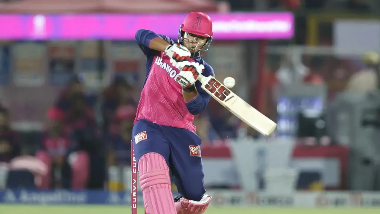 আইপিএল অভিষেকেই বাজিমাত বৈভবের, পেছনের গল্প শুনালেন কোচ