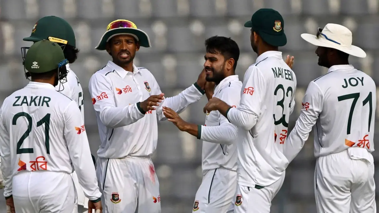 দেড়শর আগেই ৬ উইকেট তুলে লড়াইয়ে ফিরল বাংলাদেশ