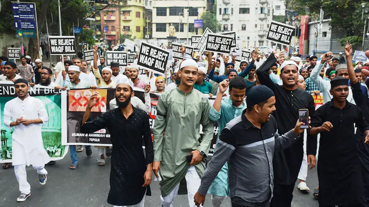 বিতর্কিত ওয়াকফ বিলের বিরুদ্ধে আন্দোলনে নামছে ভারতীয় মুসলিমরা
