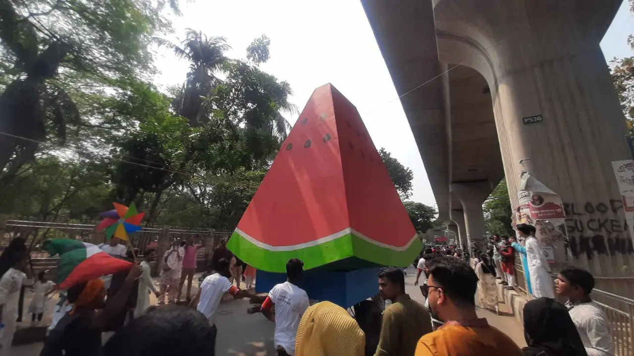 বর্ষবরণ আনন্দ শোভাযাত্রায় ফিলিস্তিনের প্রতি সংহতি 