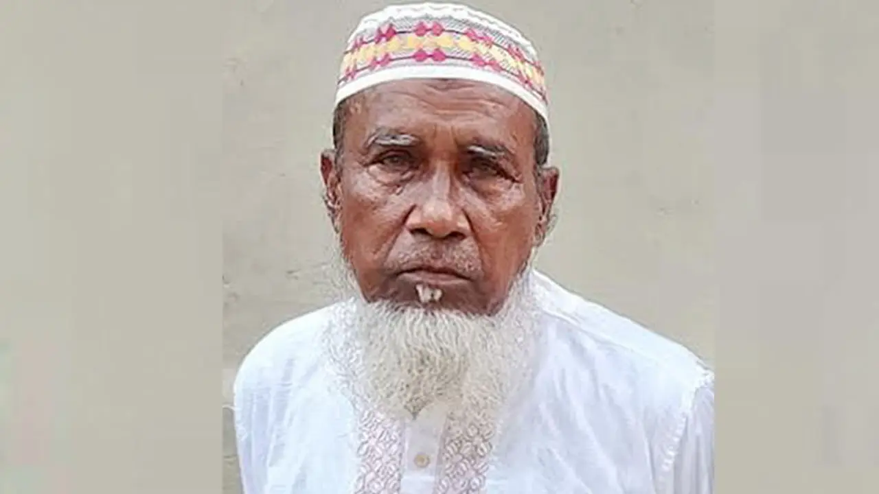 গুলি করার ভিডিও দেখে ট্রাইব্যুনালে কাঁদলেন আবু সাঈদের বাবা