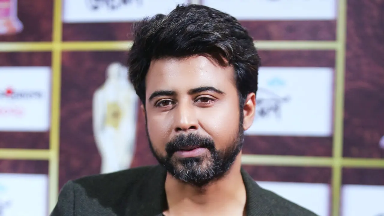 ‘পা ভাঙা শুনলে তো আর কাজ পাব না’