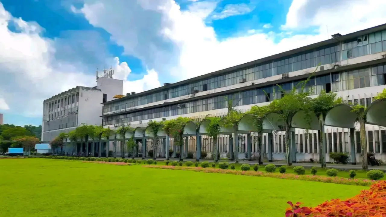 অন্যায়-নির্যাতনে জড়িত বাকৃবির ১৫৪ জনকে শাস্তি দেওয়ার সিদ্ধান্ত প্রশাসনের