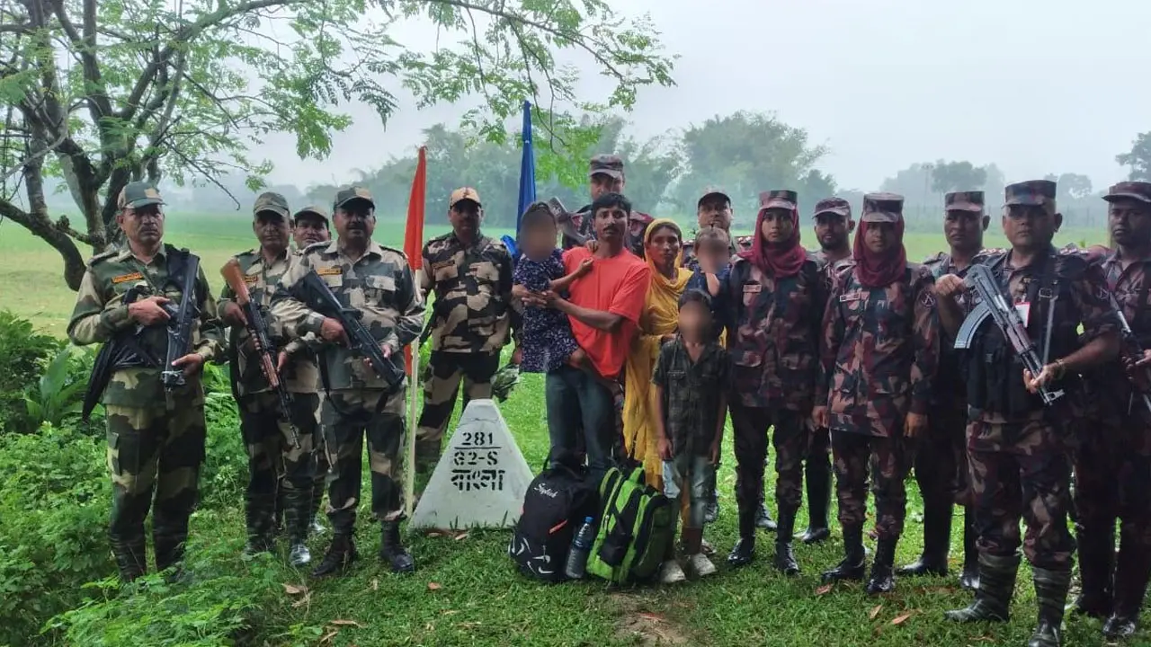 জয়পুরহাট সীমান্তে ৫ জনকে বিজিবির কাছে হস্তান্তর করেছে বিএসএফ