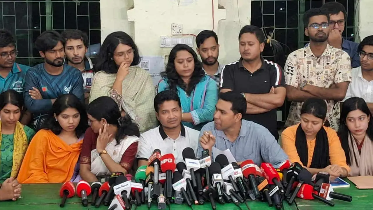 ‘মব’ সৃষ্টি করে মনোনয়নপত্র সংগ্রহে বাধা দেওয়ার অভিযোগ ছাত্রদলের