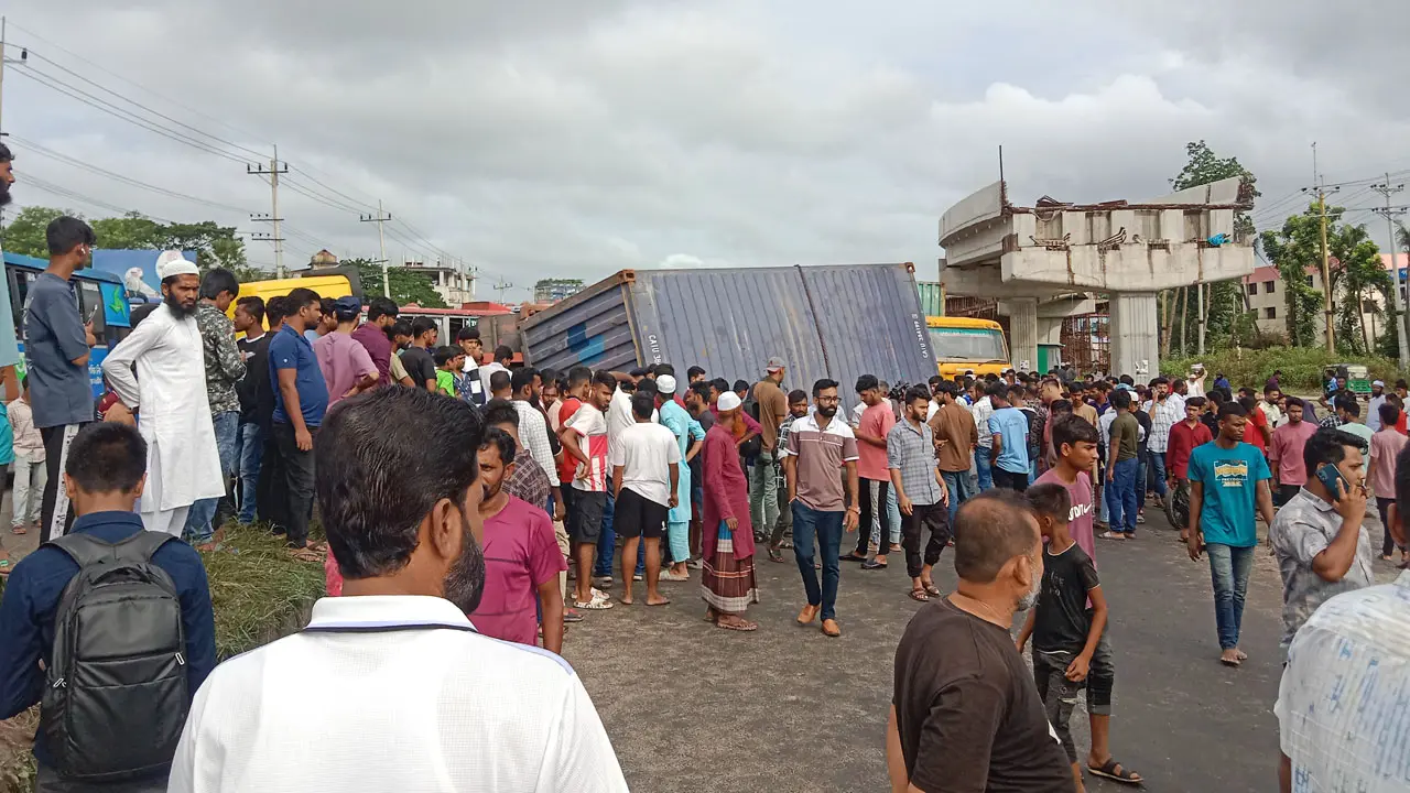 কুমিল্লায় দুর্ঘটনায় নিহত চারজন একই পরিবারের