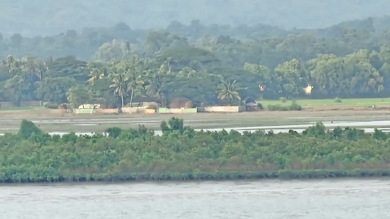 টেকনাফ সীমান্তের ওপারে গোলাগুলি, রোহিঙ্গা অনুপ্রবেশ ঠেকাতে তৎপর বিজিবি