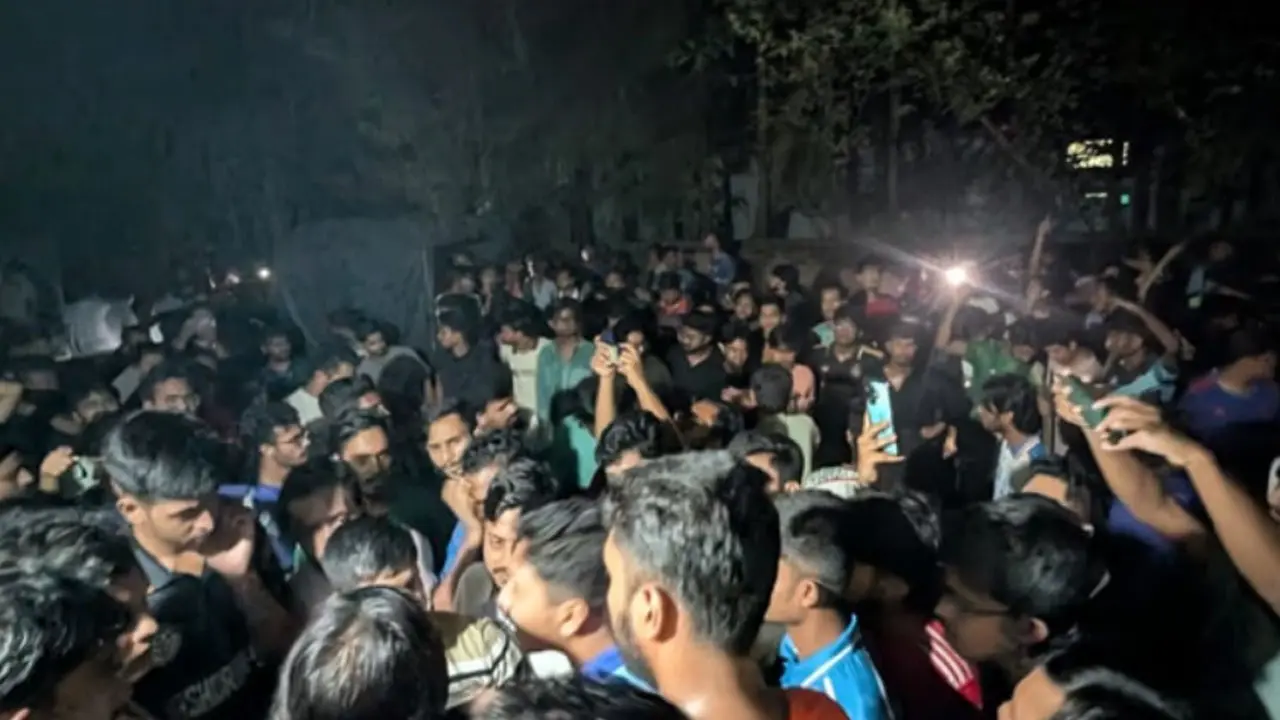 চবিতে সংঘর্ষের ঘটনায় সব পরীক্ষা স্থগিত 