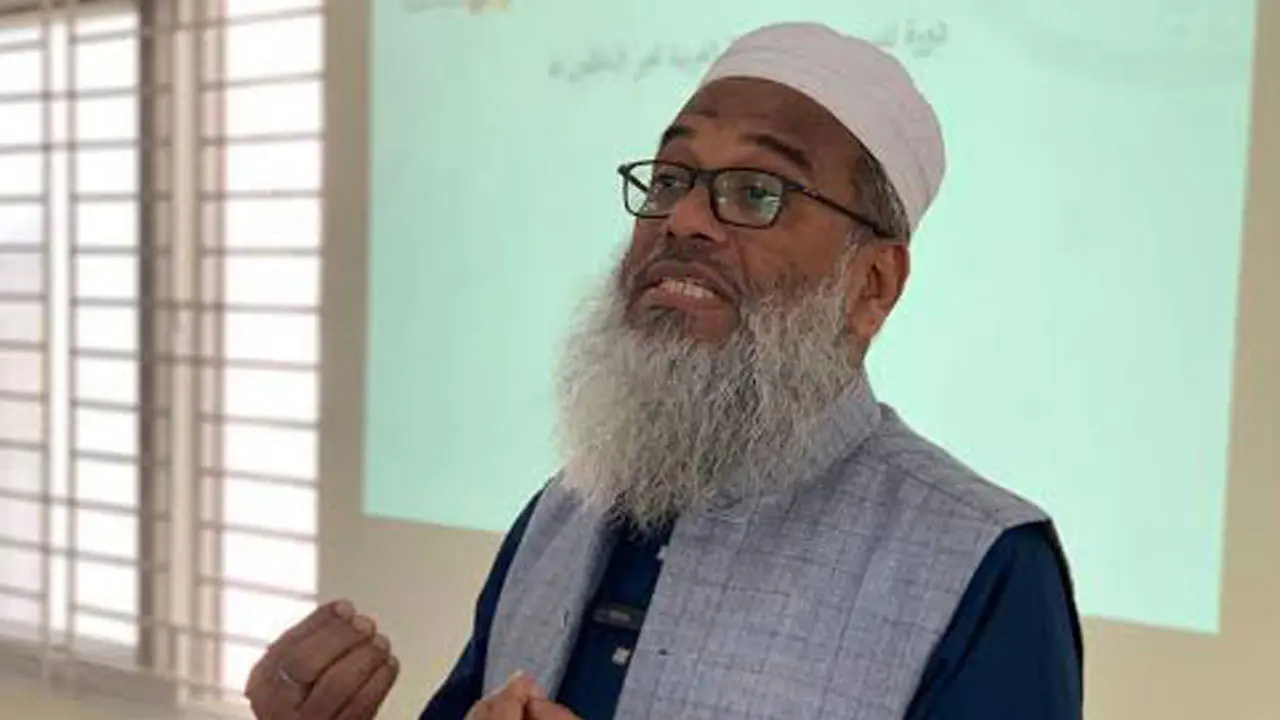 এবার ডাকসুতে সবচেয়ে বয়স্ক ভোটার মাহমুদুল হাসান ইউসুফ