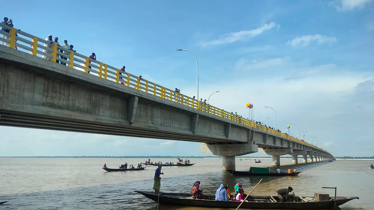 গাইবান্ধায় ভাসানী সেতুর তার চুরির ঘটনায় মামলা