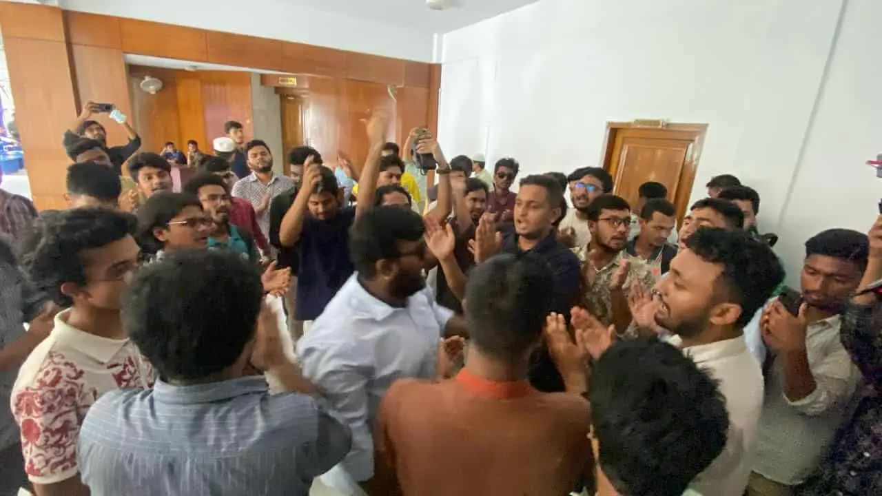 মনোনয়ন ফরম সংগ্রহের আগেই ছাত্রদল নেতা হামিমের আচরণবিধি লঙ্ঘন