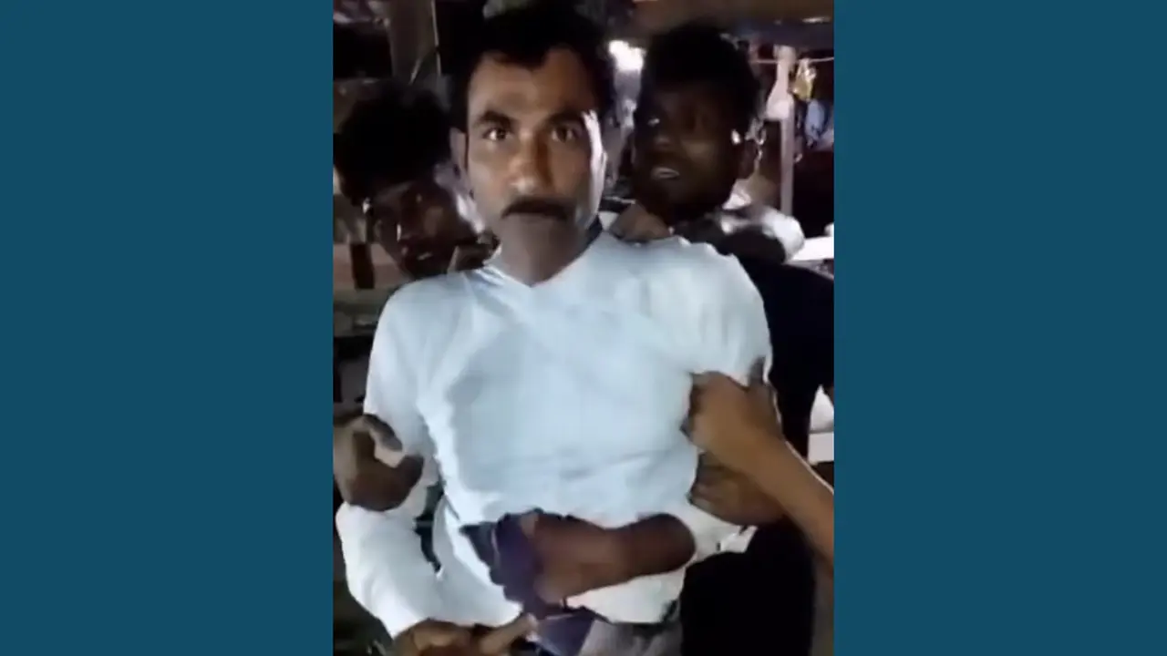 প্রবাসীর স্ত্রীর সঙ্গে আপত্তিকর অবস্থায় ধরা বিএনপি নেতা