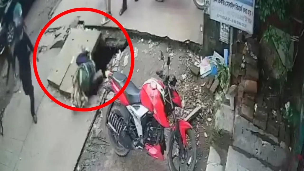 চট্টগ্রামে এবার ফুটপাতের স্ল্যাব উল্টে নারী আহত