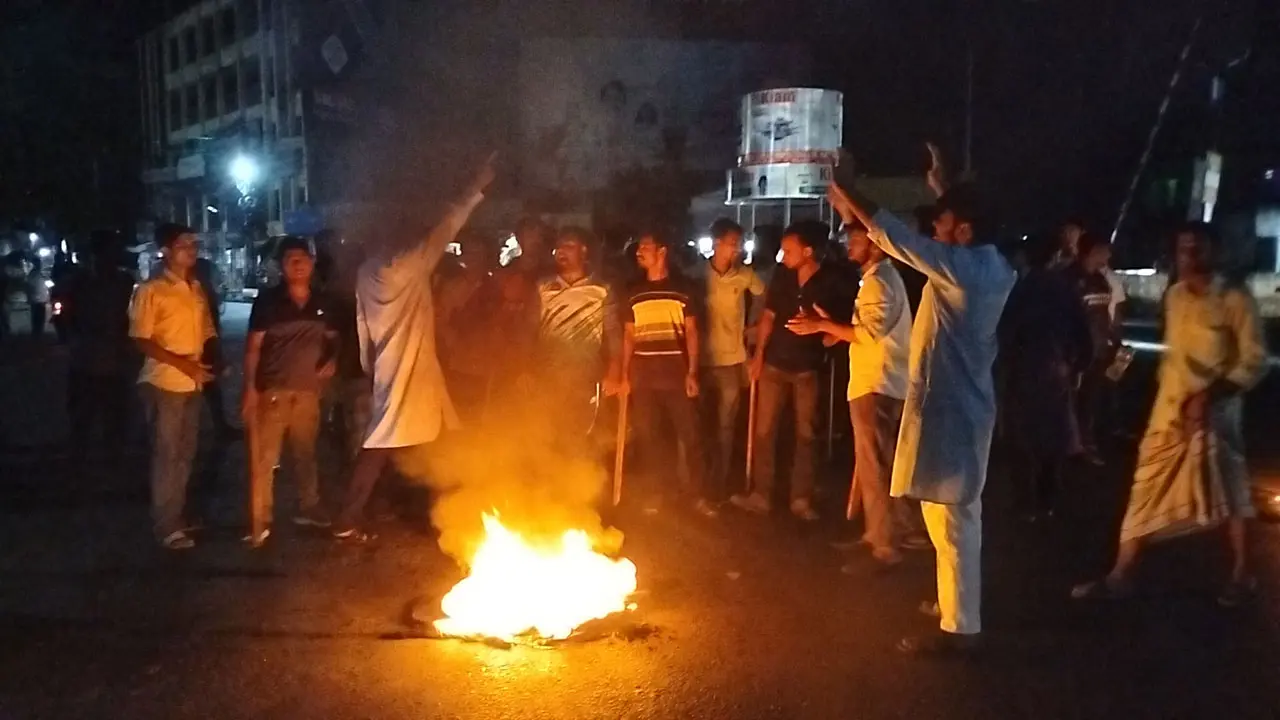 নুরের ওপর হামলার প্রতিবাদে কুষ্টিয়ায় বিক্ষোভ
