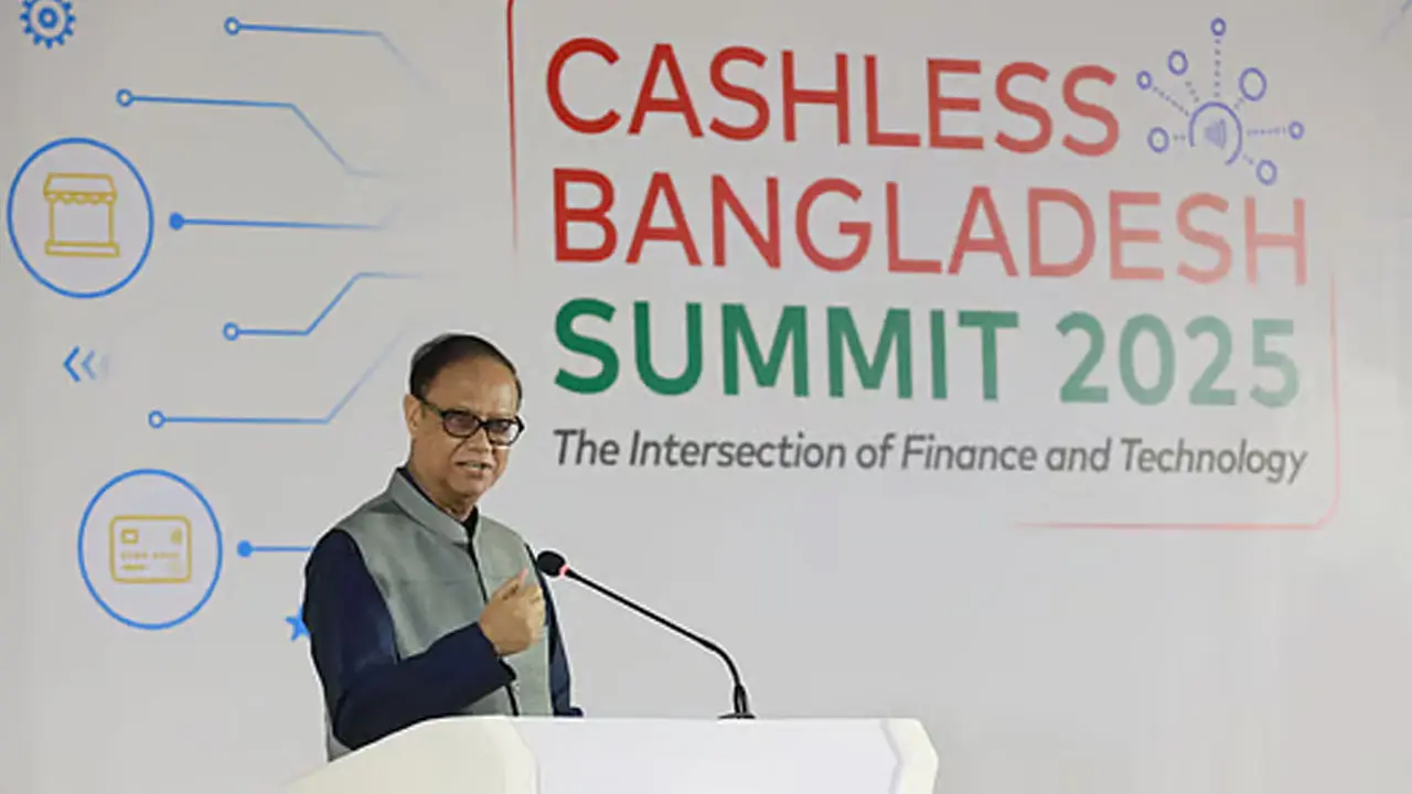 নগদকে বেসরকারি করা হবে, এক সপ্তাহের মধ্যে বিজ্ঞপ্তি : গভর্নর