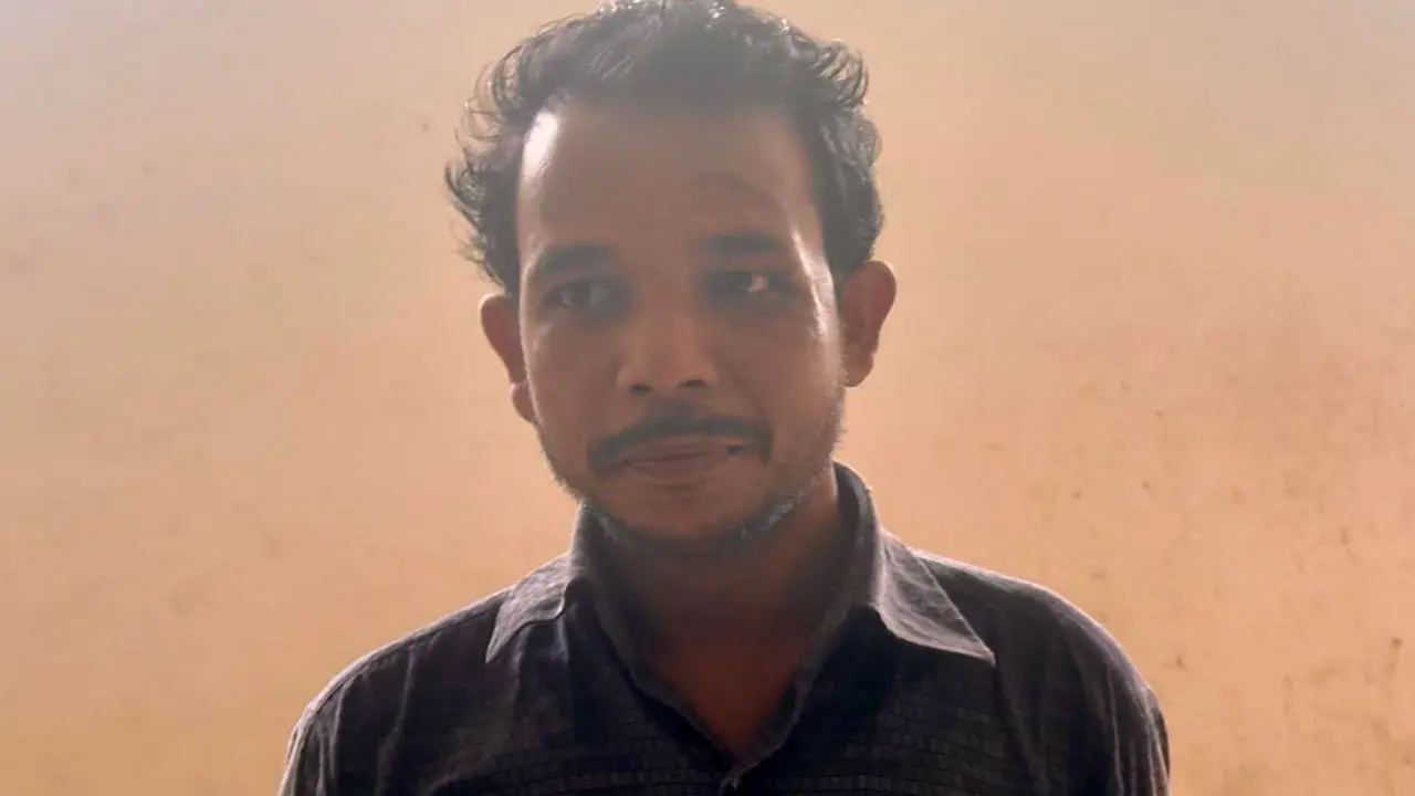 স্ত্রীকে হত্যার এক দিন পর থানায় হাজির স্বামী, কোলে শিশু সন্তান