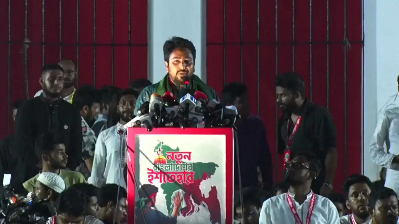ফ্যাসিবাদী কাঠামো ভাঙতে না পারার দায় নিলেন নাহিদ ইসলাম