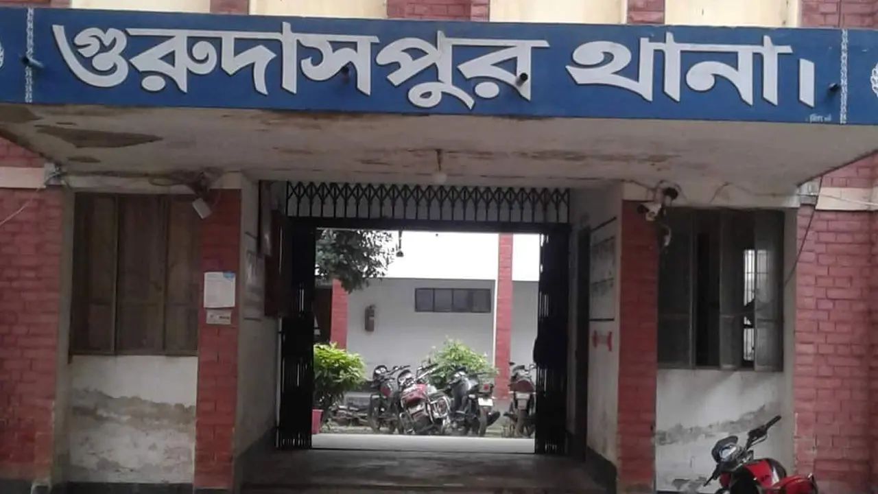 ‘এআই’ ভিডিওর ফাঁদে ফেলে প্রবাসীর স্ত্রীর দুই লাখ টাকা হাতিয়ে নিল প্রতারক