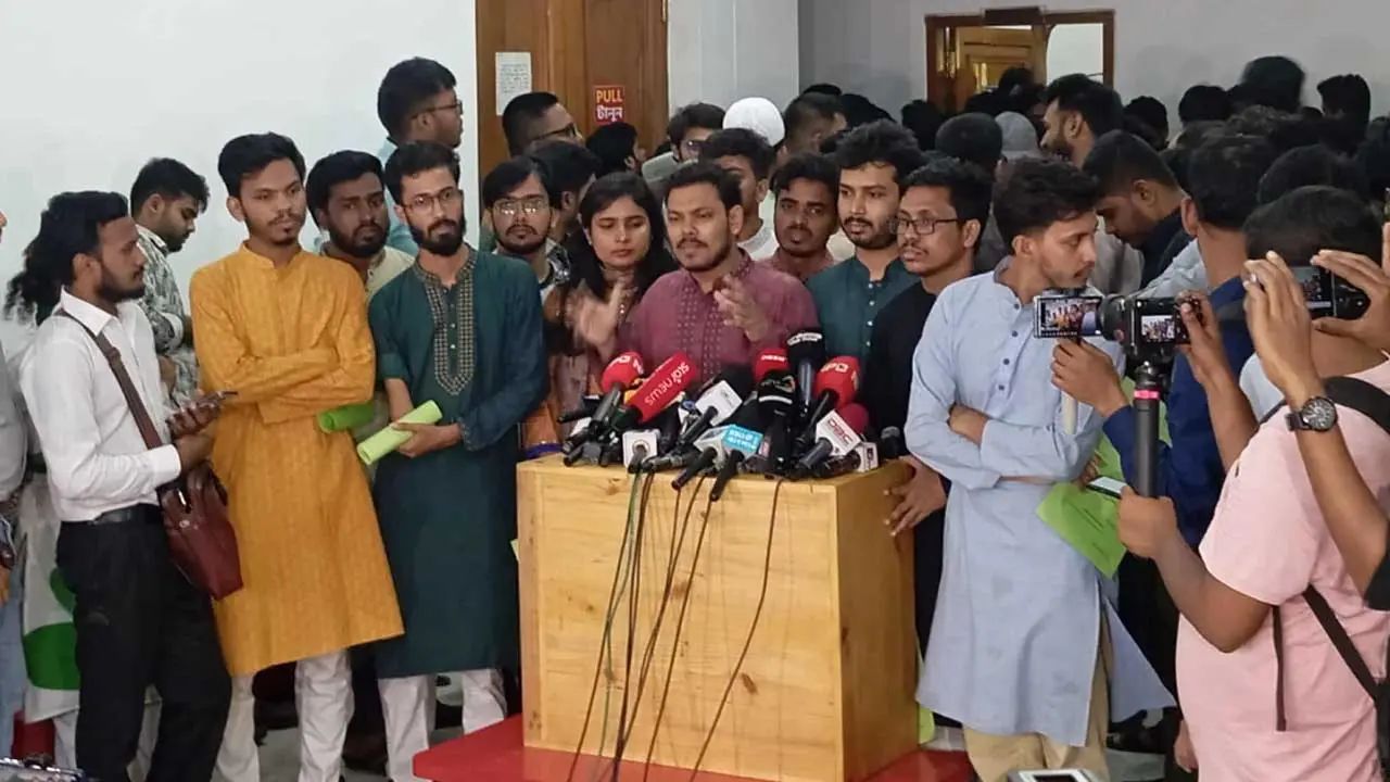 ছাত্র অধিকারের প্যানেল ঘোষণা : ভিপি বিন ইয়ামিন-জিএস সাবিনা